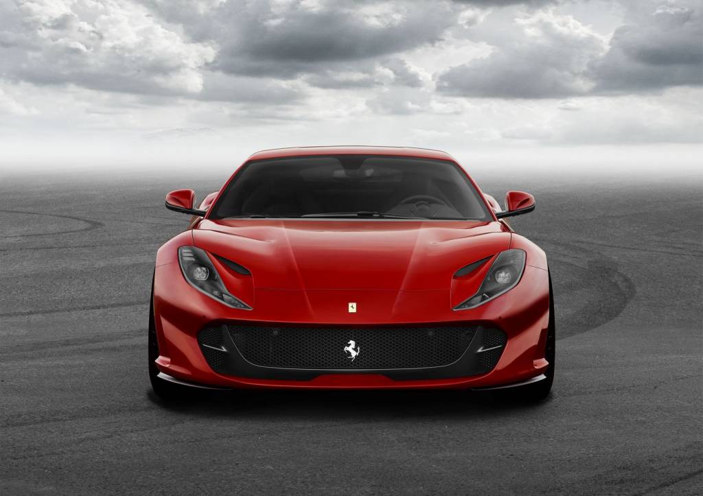 Ferrari 812 Superfast de frente