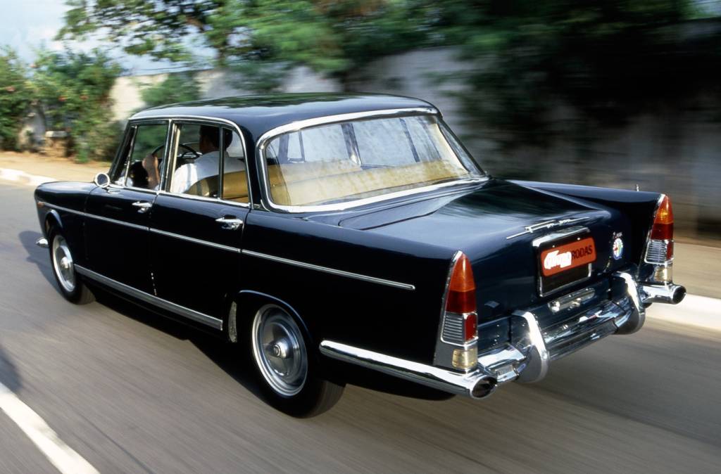 Automóvel FNM JK 2000, modelo 1968, produzido sob licença da Alfa Romeo, em homenagem ao presidente Juscelino Kubitschek.