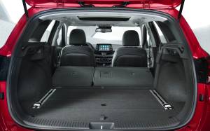 Hyundai i30 Wagon Com os bancos rebatidos, capacidade chega a