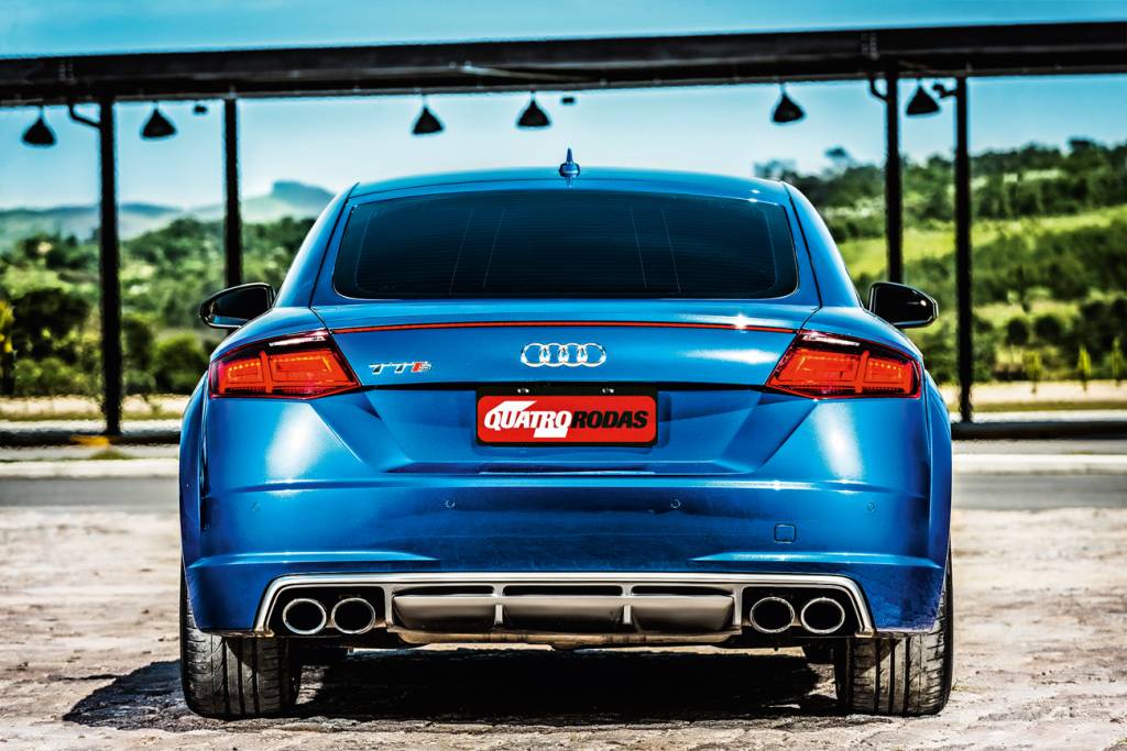Audi TTS TTs permite boa visibilidade em todas as direções