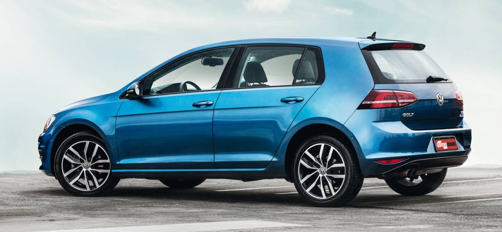 VW Golf Highline A versão Highline básica custa R$ 105.870 e completa chega a R$ 138.738