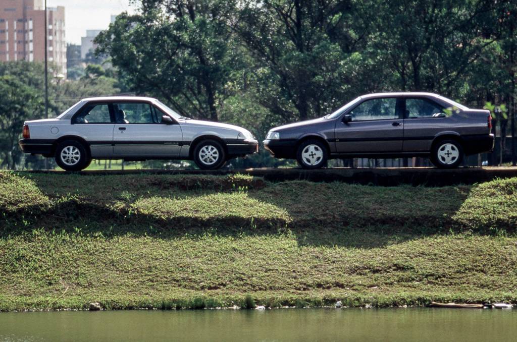 Grandes Comparativos: Fiat x Chevrolet Frente a frente, Moza e Tempra duelavam pelo conforto