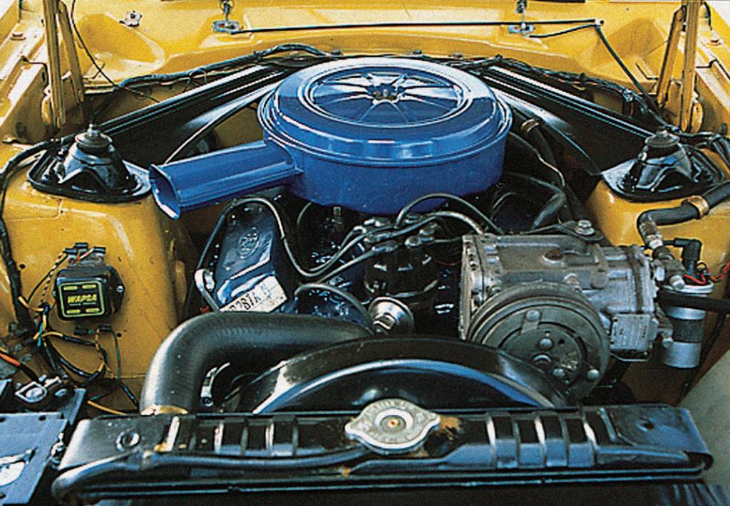 O motor V8 302 é o mesmo que equipava o Mustang
