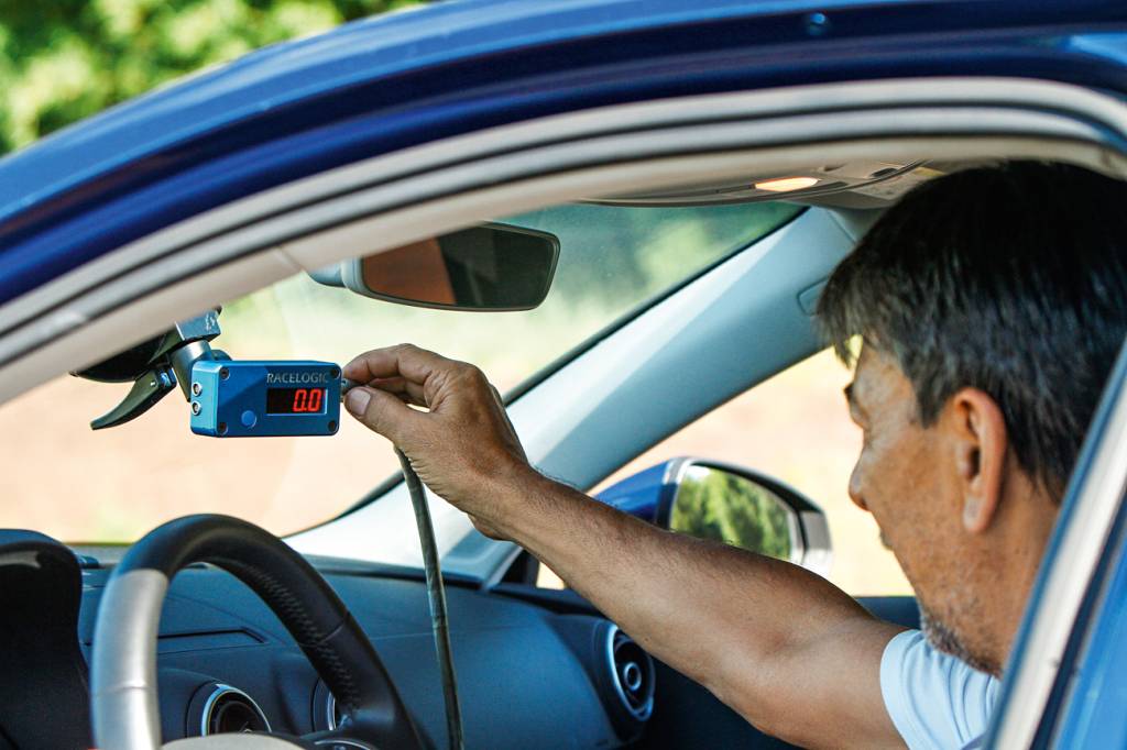 No teste final é montado um indicador de velocidade real