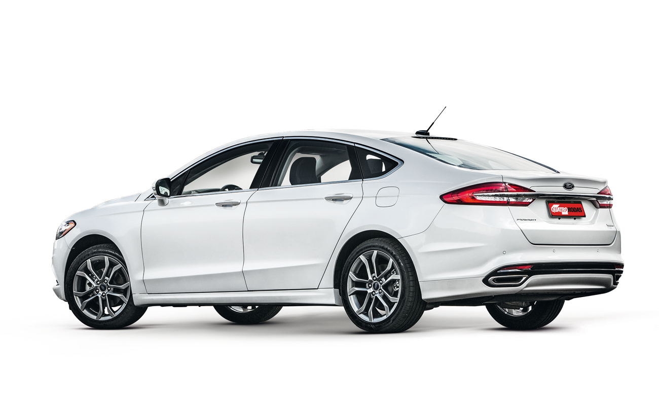 Porte de sedã grande e linhas elegantes são os trunfos do Fusion SEL, que se destaca também pelo desempenho do motor EcoBoost de 248 cv