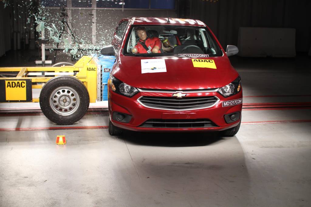 Chevrolet Onix zera crash-test de impacto lateral do Latin NCAP
