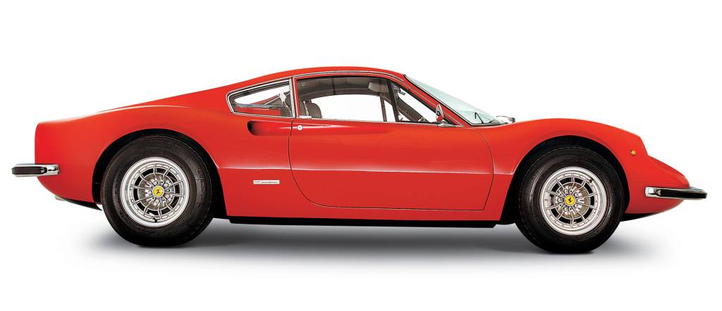 Nesta Dino 246 GT 1971, o entre-eixos é 6 cm maior que o das primeiras 240 GT