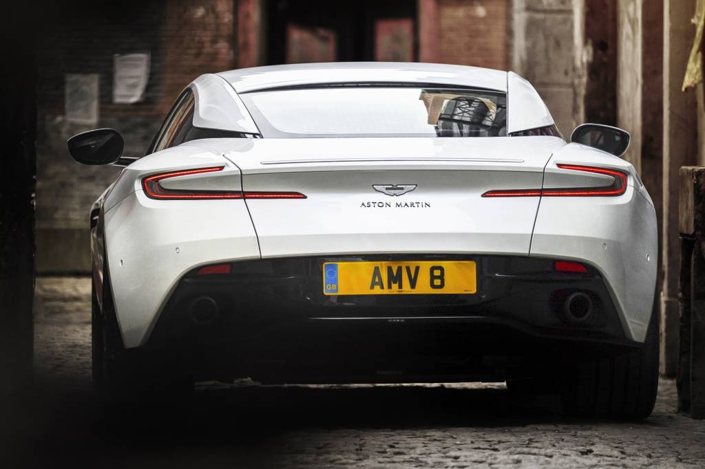 aston_martin_db11_v8_87
