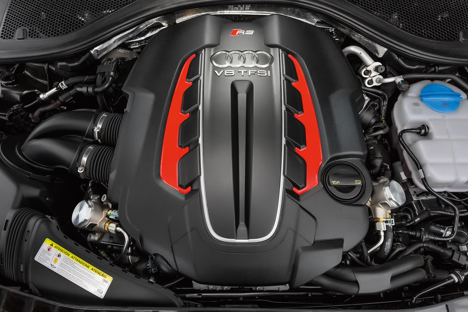 V8 gera 605 cv de potência e 76,5 mkgf de torque máximo