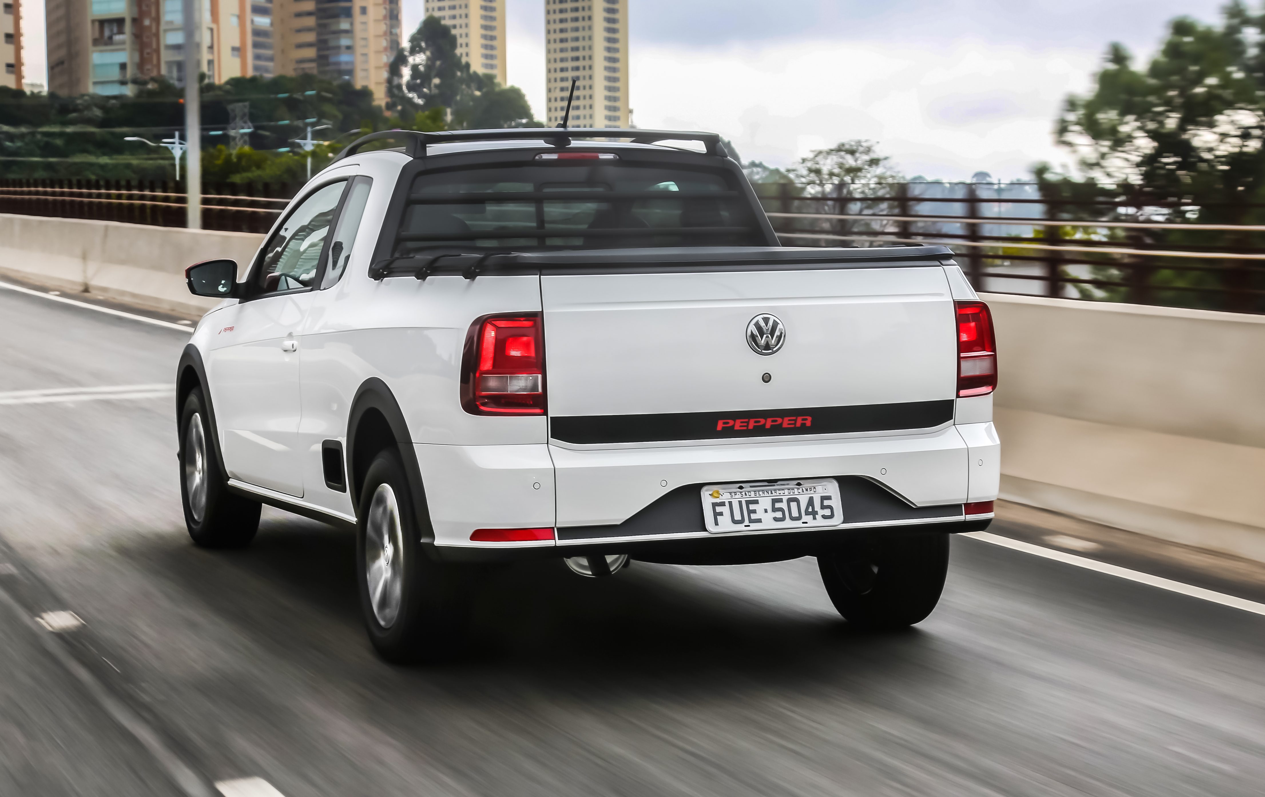 SALÃO DO AUTOMÓVELL: VW Saveiro 1.6 16V: picapinha versão 2.0