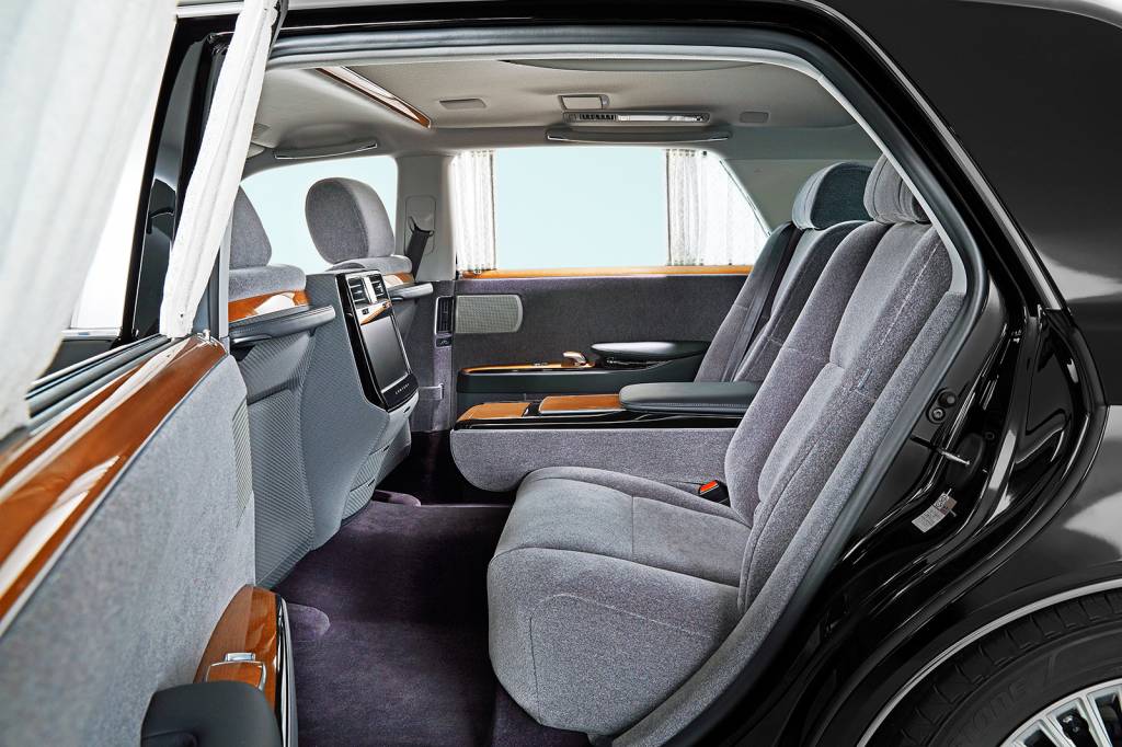 Toyota Century Interior 2