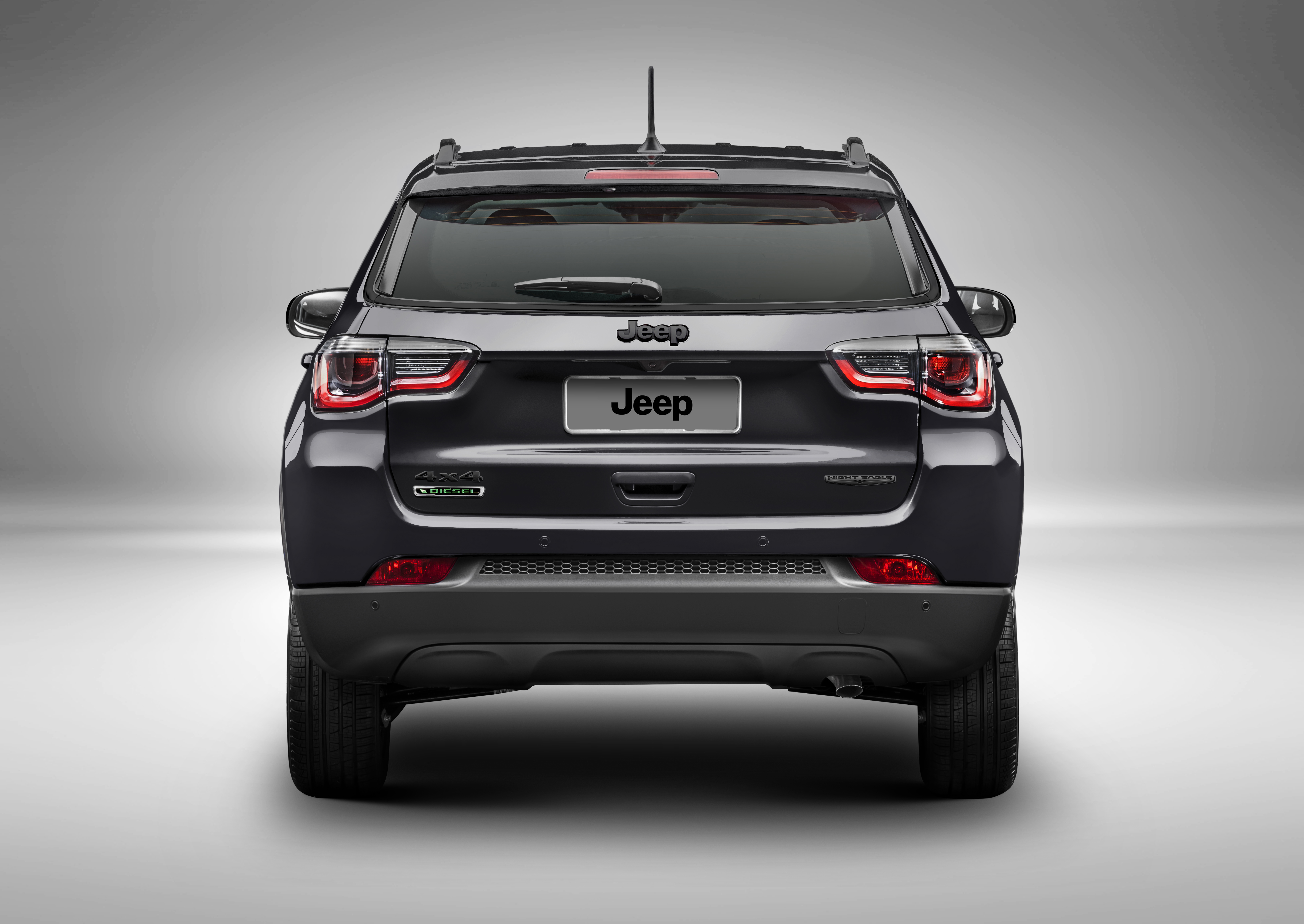 Jeep Compass ganha série especial Night Eagle Quatro Rodas