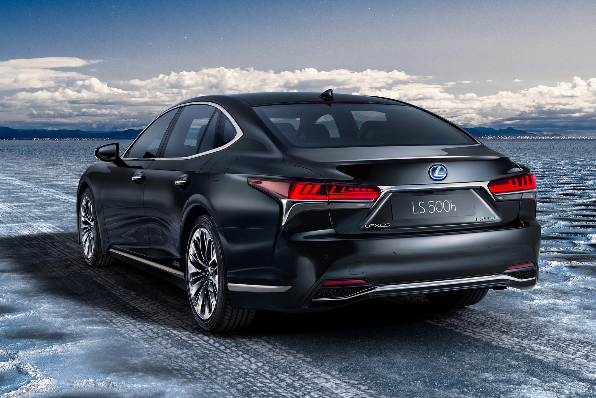 Novo Lexus LS chega em 2018 com sistema autônomo desabilitado | Quatro ...