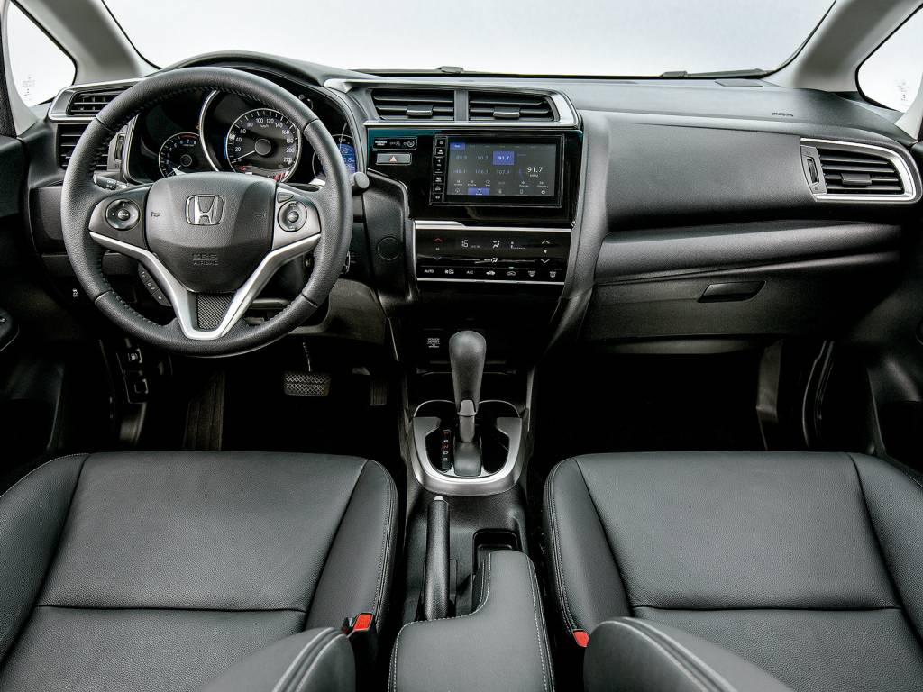 Multimídia, ar digital e ESP: dívidas antigas do Honda Fit