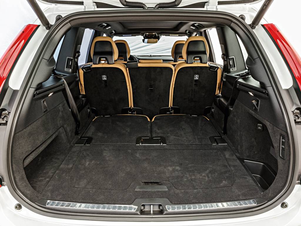 Porta-mala do Volvo tem 1071 litros com configuração 5 lugares