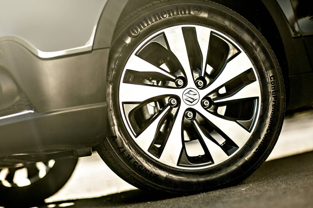 Suzuki S-Cross 8