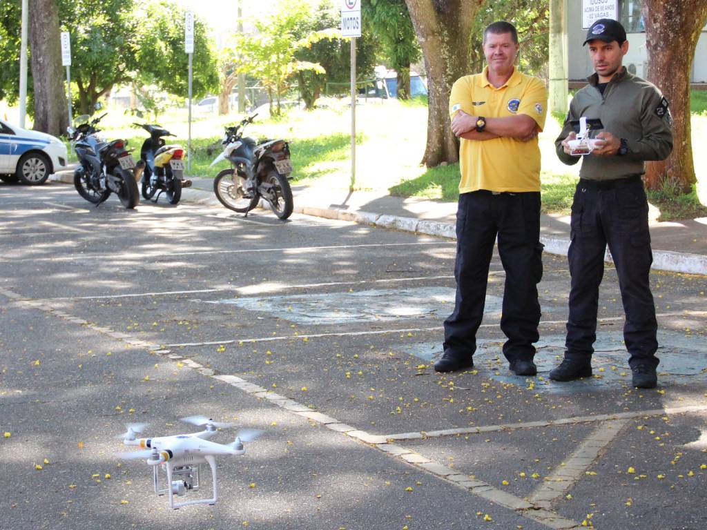 Agentes do Detran começam a fiscalizar motoristas em Brasilia com drones