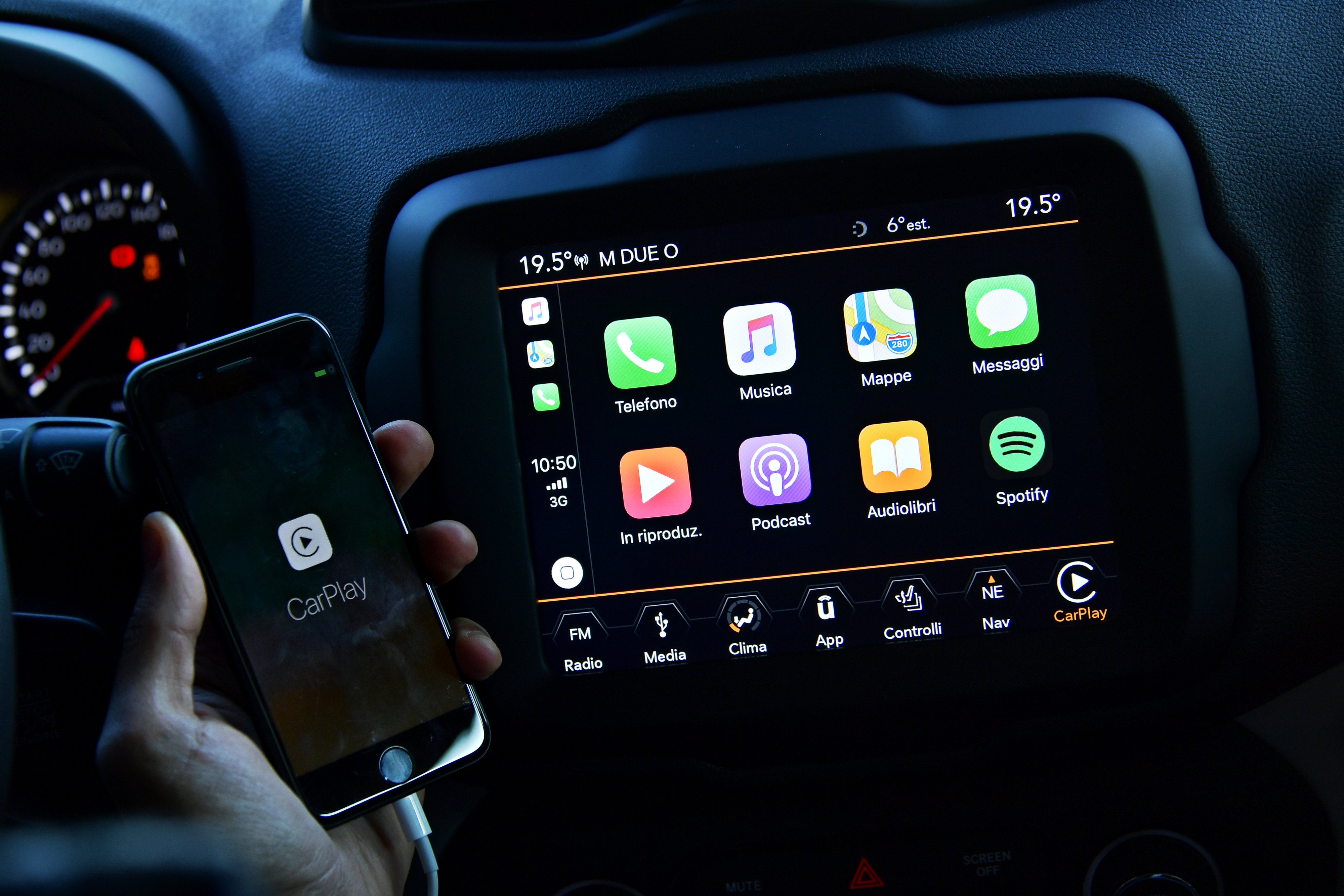Ford libera Waze no multimídia para usuários de iPhone