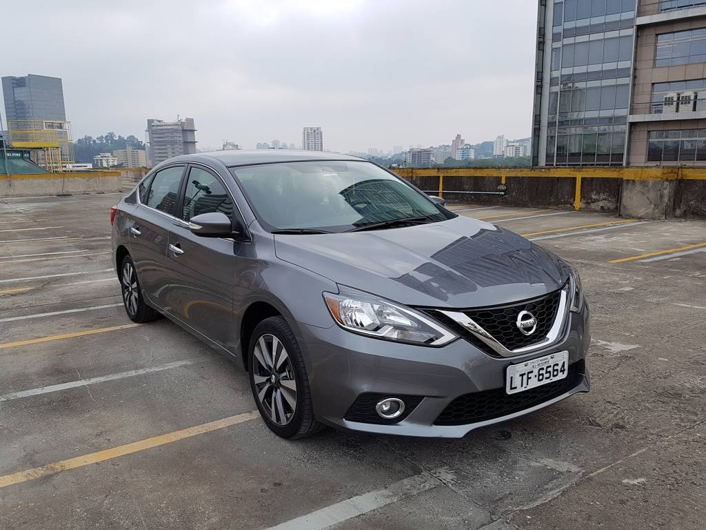 Nissan Sentra com adaptação para PcD