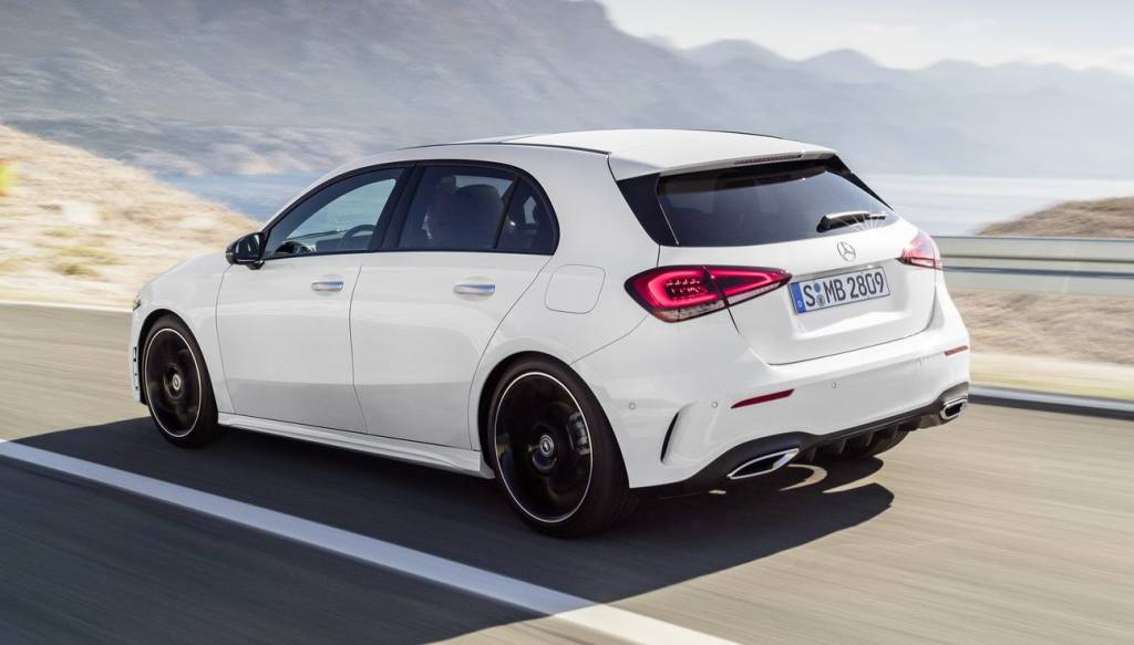 2019-Mercedes-Benz-A-Class-Hatch-04