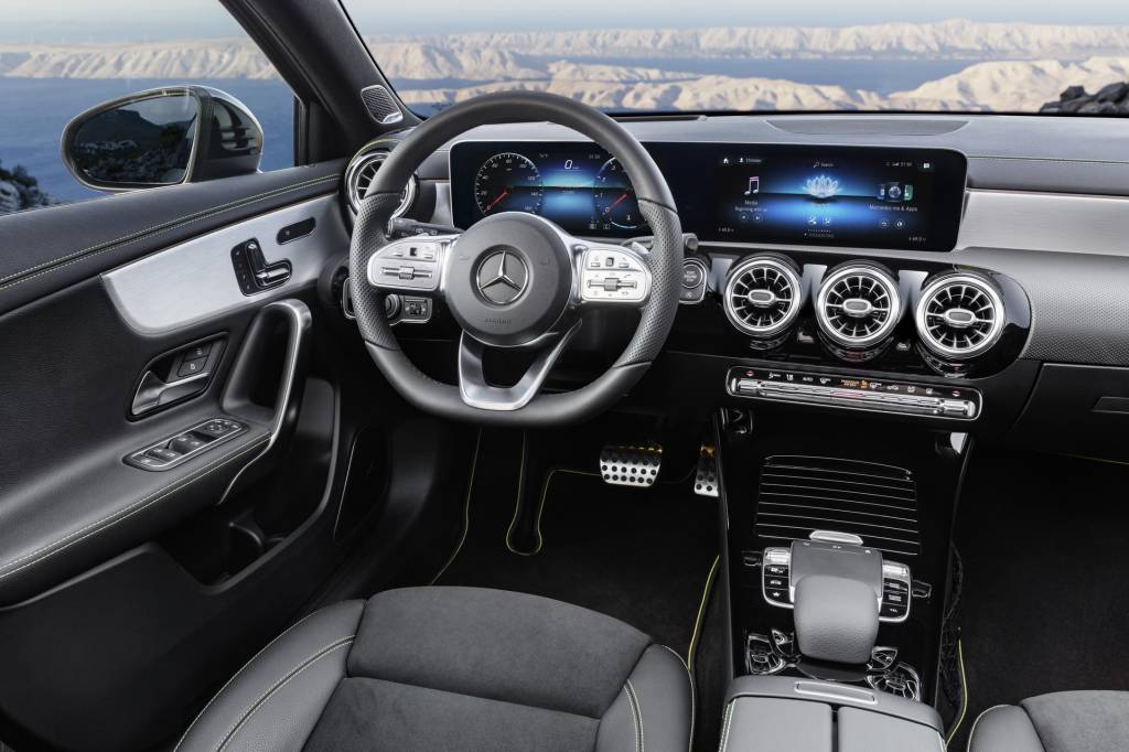 2019-Mercedes-Benz-A-Class-Hatch-23