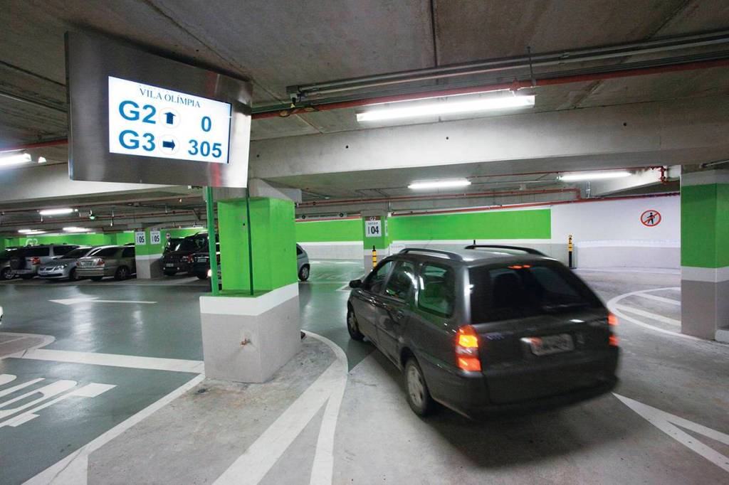 É possível tomar multa de trânsito dentro de um shopping?