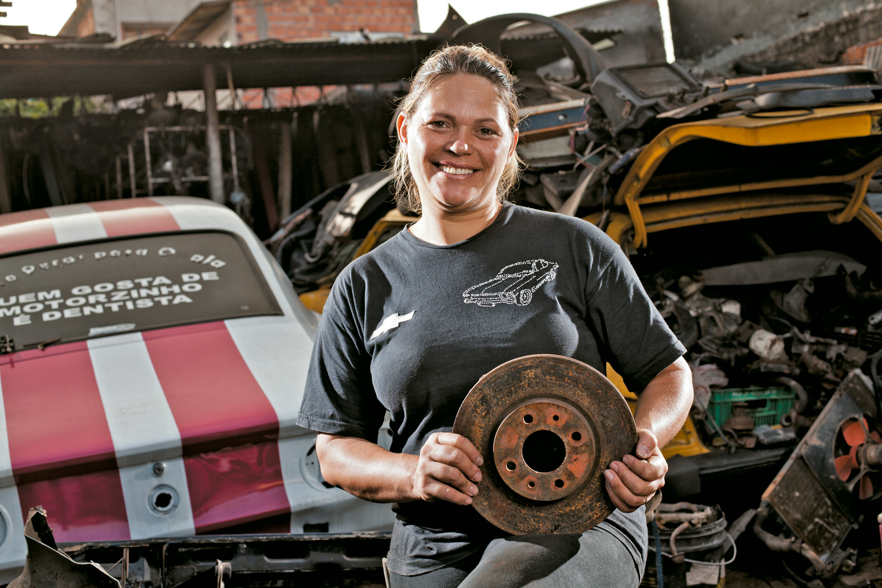 Loira já desmontou mais de 80 Opala e tem um estoque de 20 carros em peças