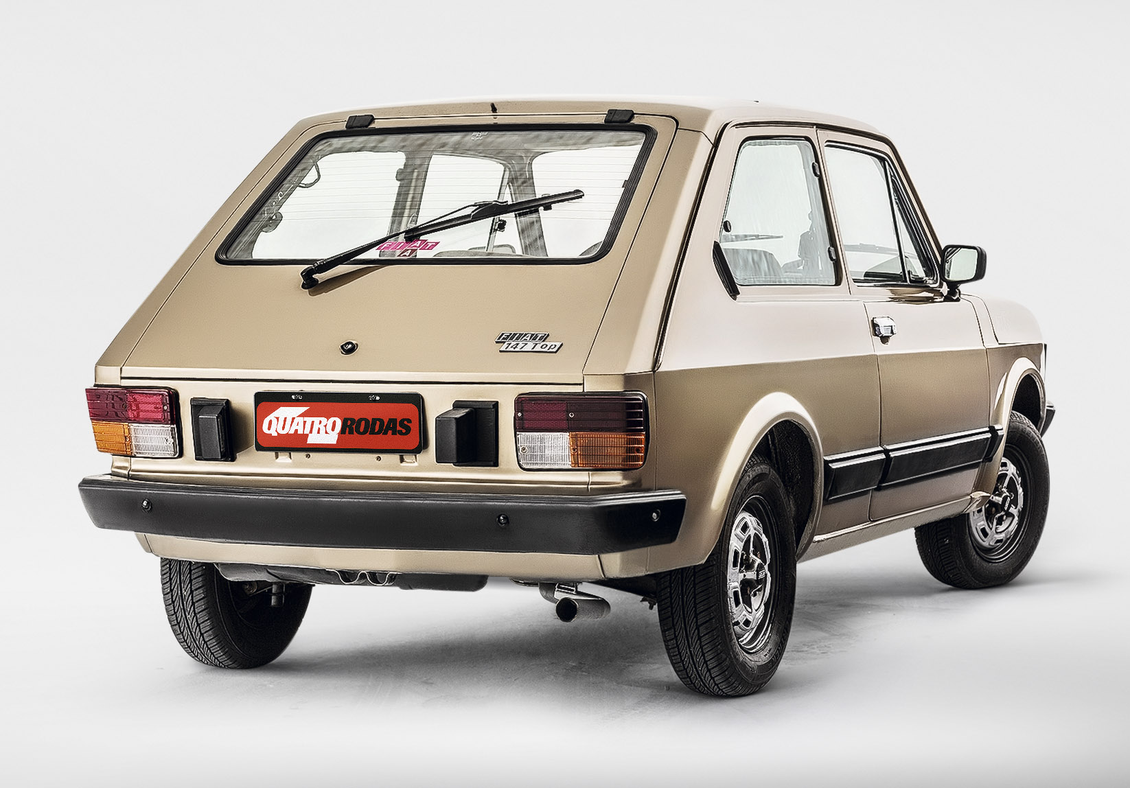 Fiat  Top era a tentativa de fazer compacto parecer um carrão .
