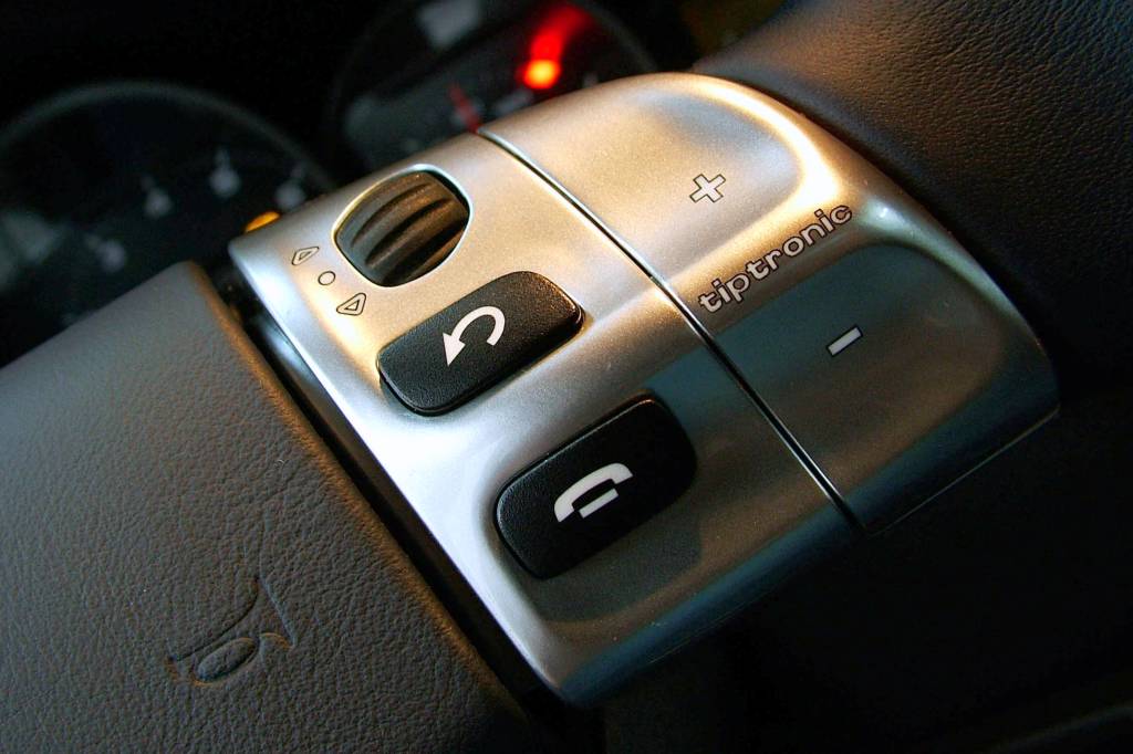 Botão de acionamento do câmbio Triptonic do 911 Carrera, da Porsche, modelo 2005