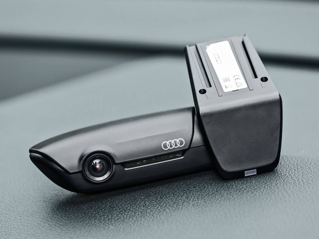 Audi Universal Traffic Recorder