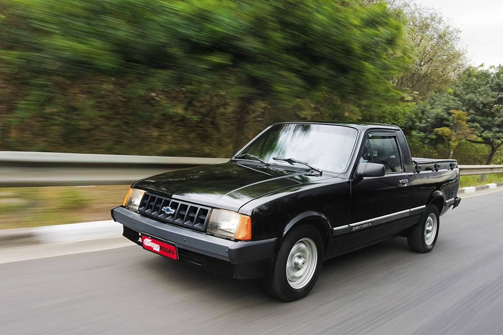 Chevy 500 DL 1.6_S, modelo 1992 da Chevrolet, testada pela revista Quatro Rodas._1 9 picapes emblemáticas feitas no Brasil