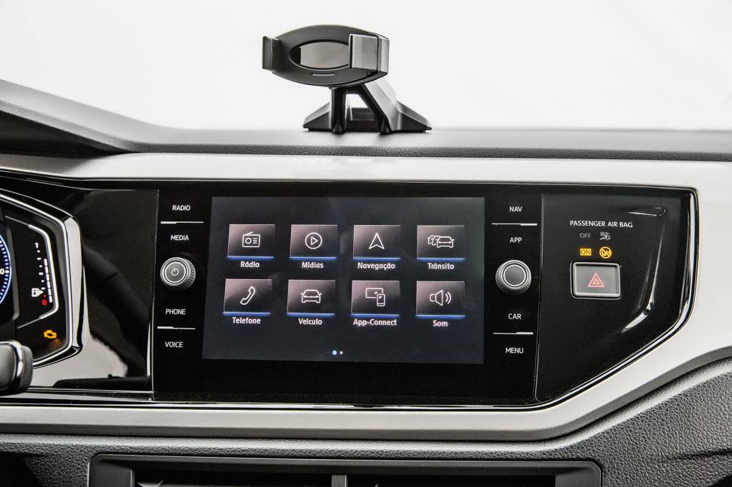 Longa Duração: conectar o celular no VW Virtus é tarefa árdua