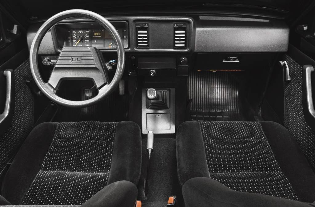 Interior da Chevy 500 DL 1.6_S, modelo 1992 da Chevrolet, testada pela revista Q 9 picapes emblemáticas feitas no Brasil