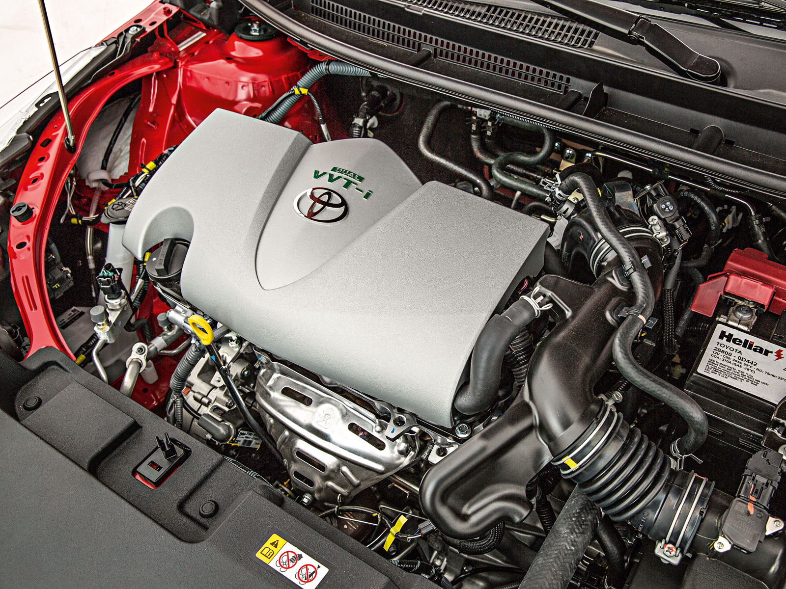 Teste Toyota Yaris hatch XLS, atrasado e tecnológico