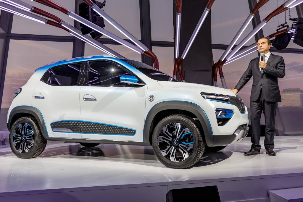 2018 – Showcar K-ZE et Carlos Ghosn 2018 – Showcar K-ZE et Carlos Ghosn
