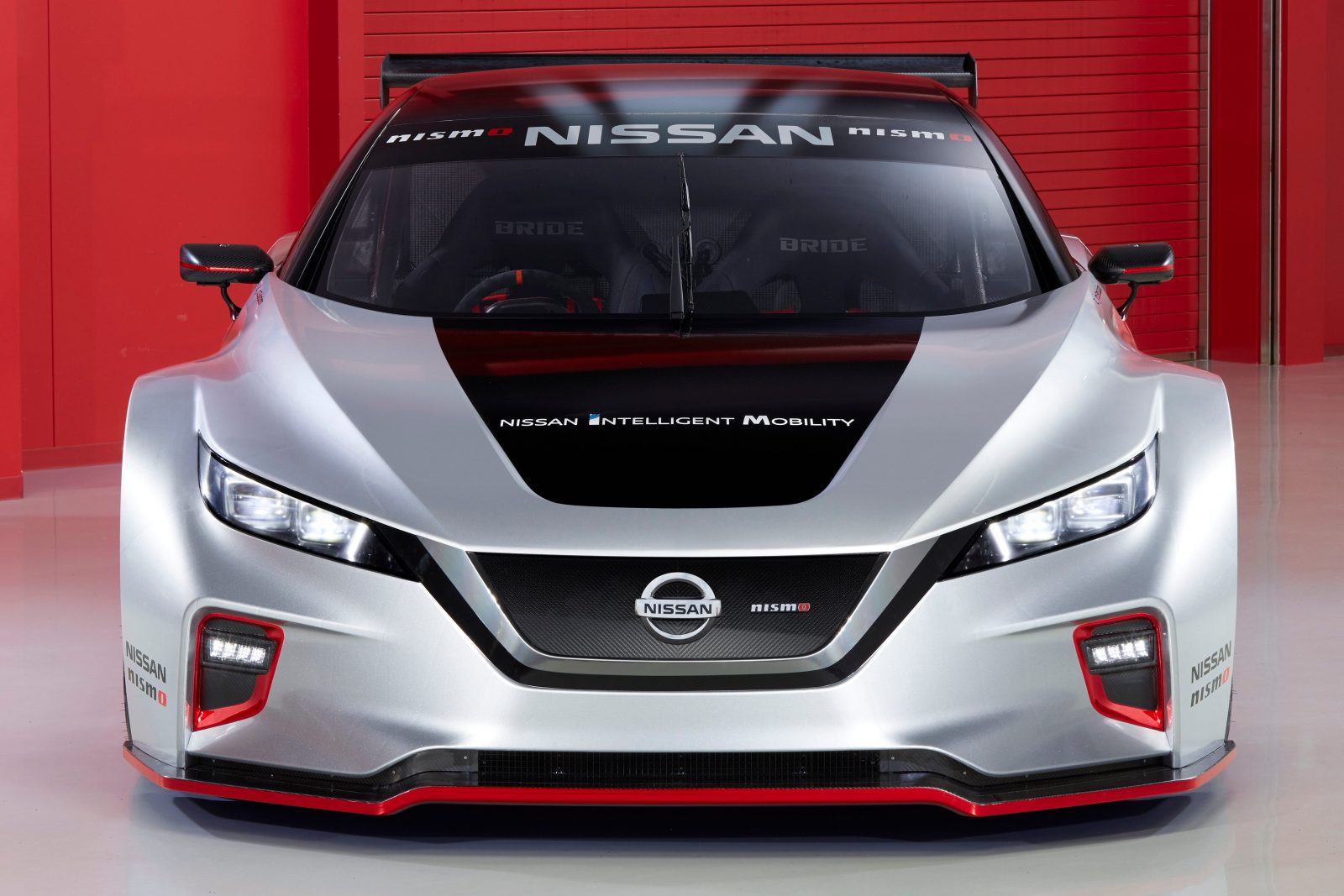 Nissan Leaf preparado pela Nismo chega aos 100 km/h em 3,4