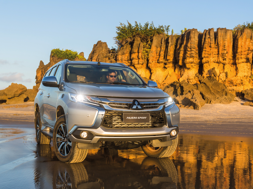 MITSUBISHI_PUBLIPAJERO4 MITSUBISHI_PUBLIPAJERO4
