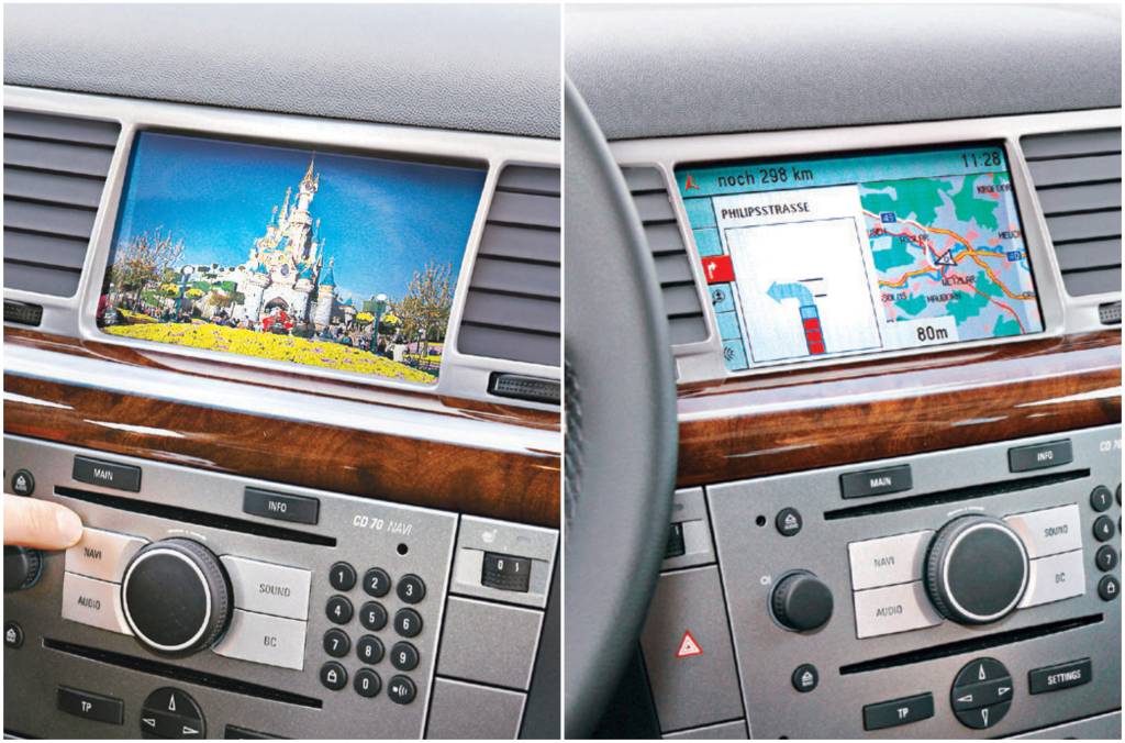 O antigo sistema Dual View da JLR mostrava duas imagens de forma simultânea