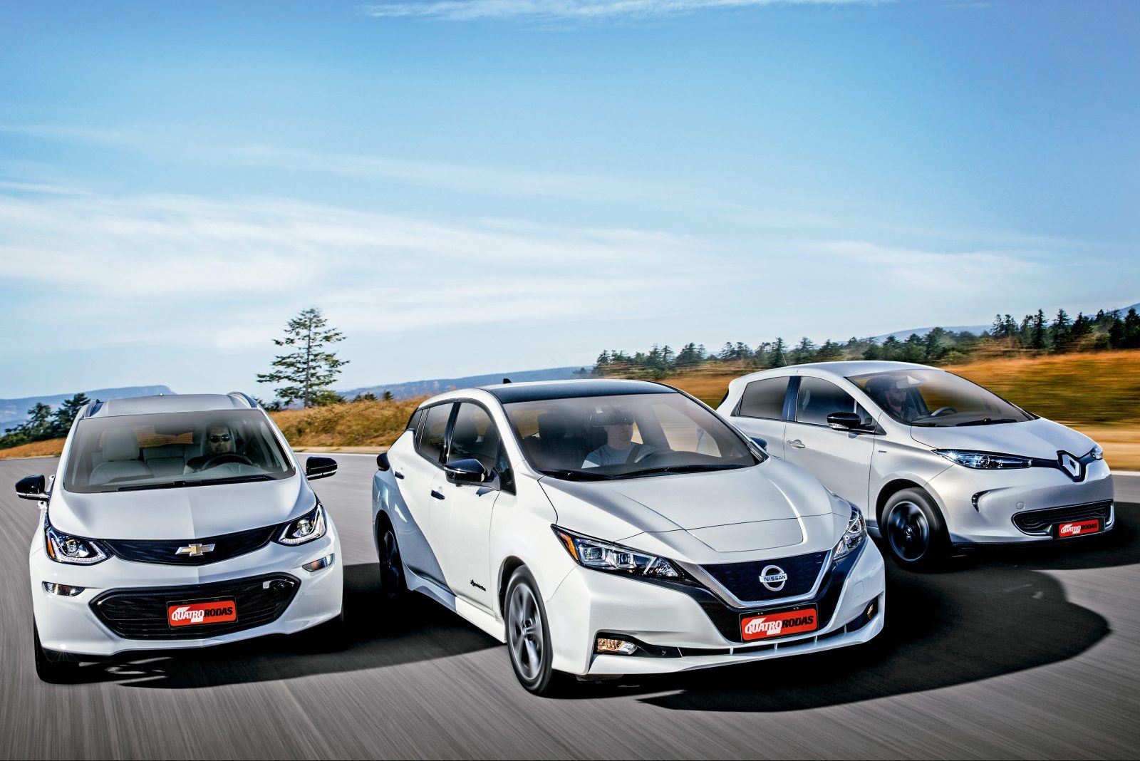 compara elétricos chevrolet bolt renault zoe nissan leaf (1)