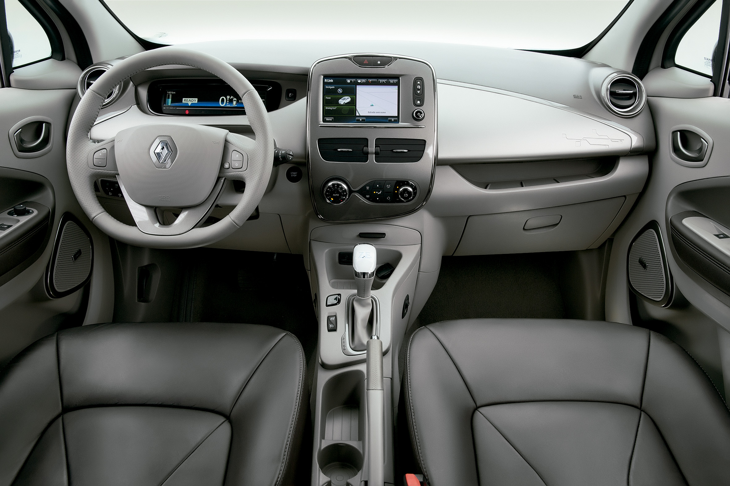 compara elétricos chevrolet bolt renault zoe nissan leaf (17)