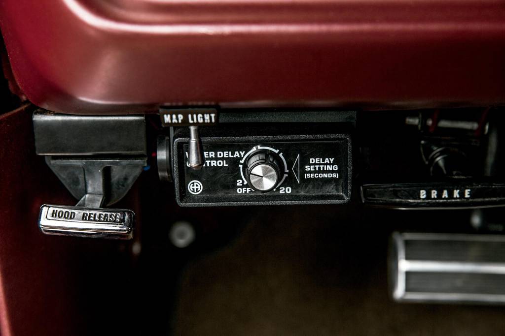 Interior do automóvel Dodge Dart Special Edition 1975, da Chrysler. Interior do automóvel Dodge Dart Special Edition 1975, da Chrysler.