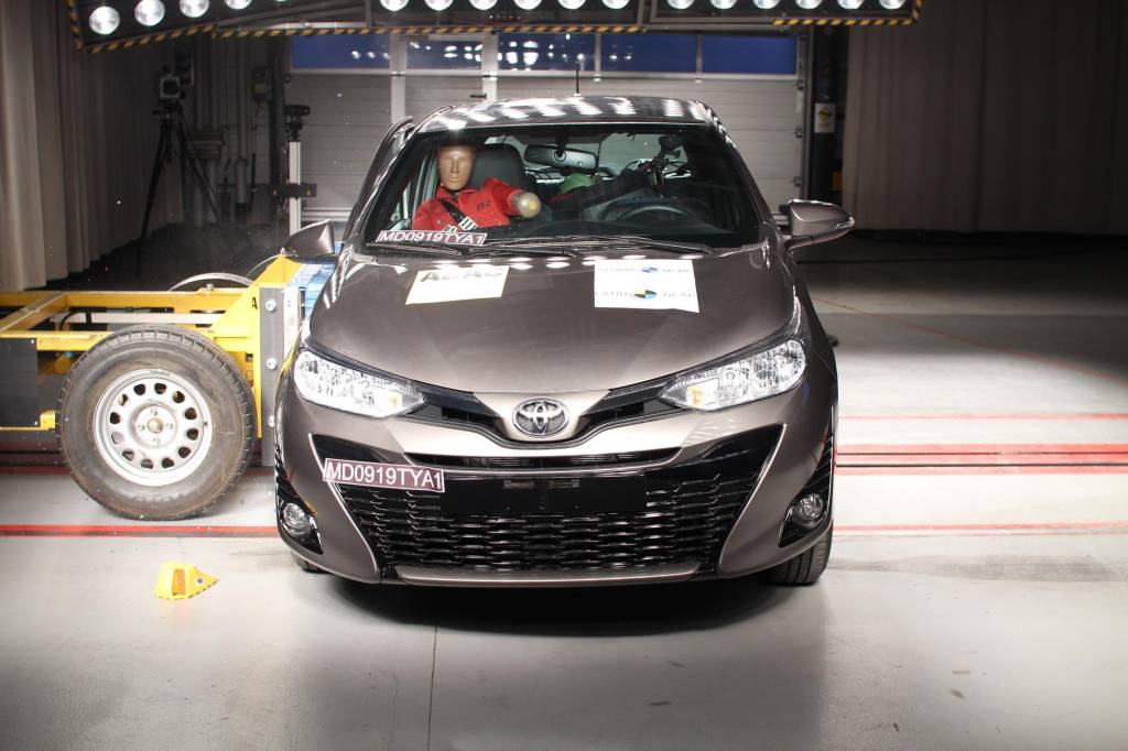 crash test toyota yaris (2) crash test toyota yaris (2)