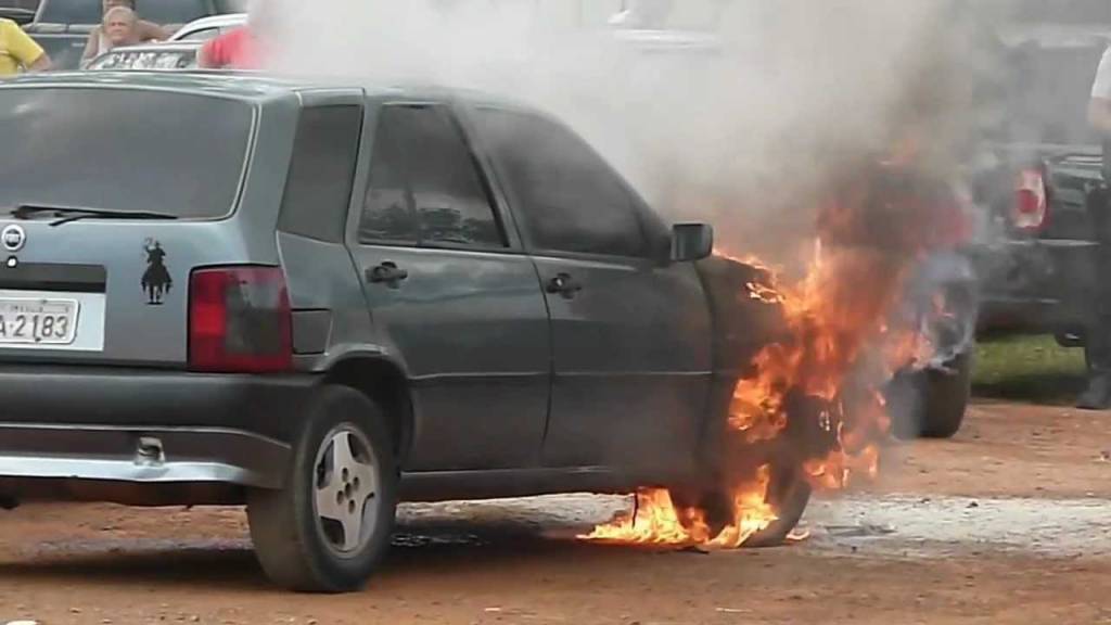 Fiat Tipo incêndio Fiat Tipo incêndio