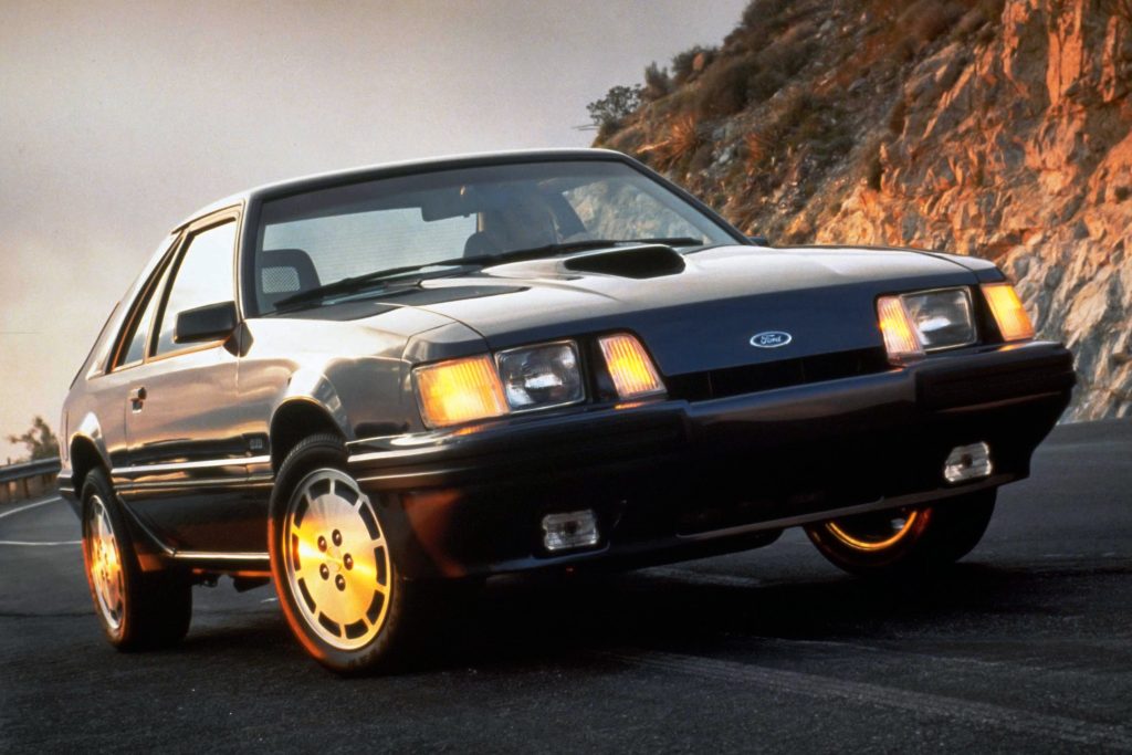 Mustang SVO conseguia unir desempenho, comportamento dinâmico e consumo menor que o dos V8