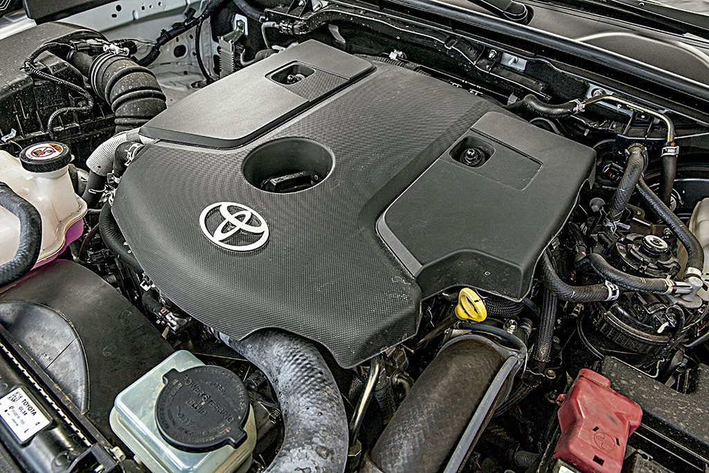 Comparativo Mitsubishi Pajero Sport x Toyota SW4 Motor
