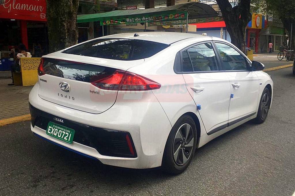 Hyundai Ioniq (4) Hyundai Ioniq (4)