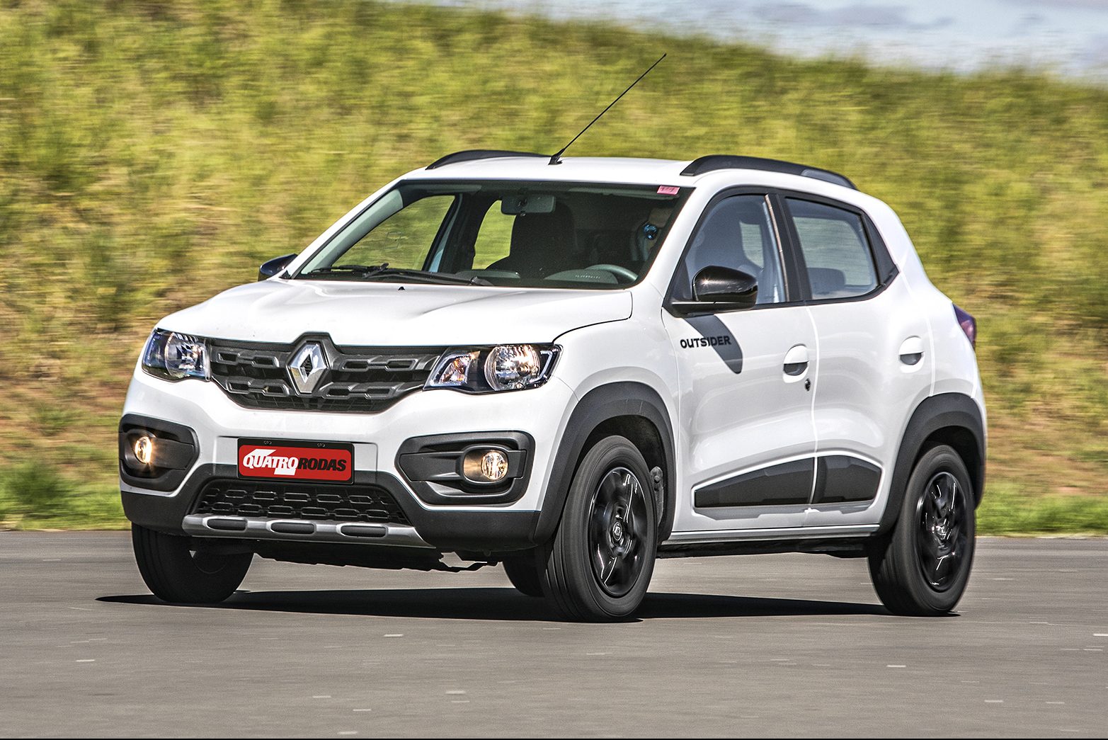 kwid-outsider-07-e1557871393996.jpg