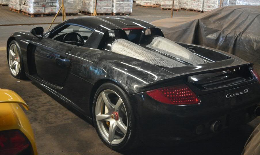 Você pode comprar um Porsche Carrera GT no Brasil pelo preço de um HR-V
