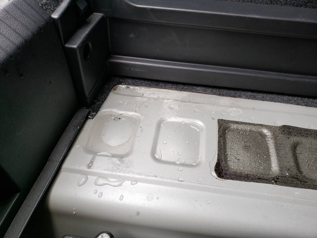 infiltração de água no porta-malas do Volkswagen Virtus infiltração de água no porta-malas do Volkswagen Virtus