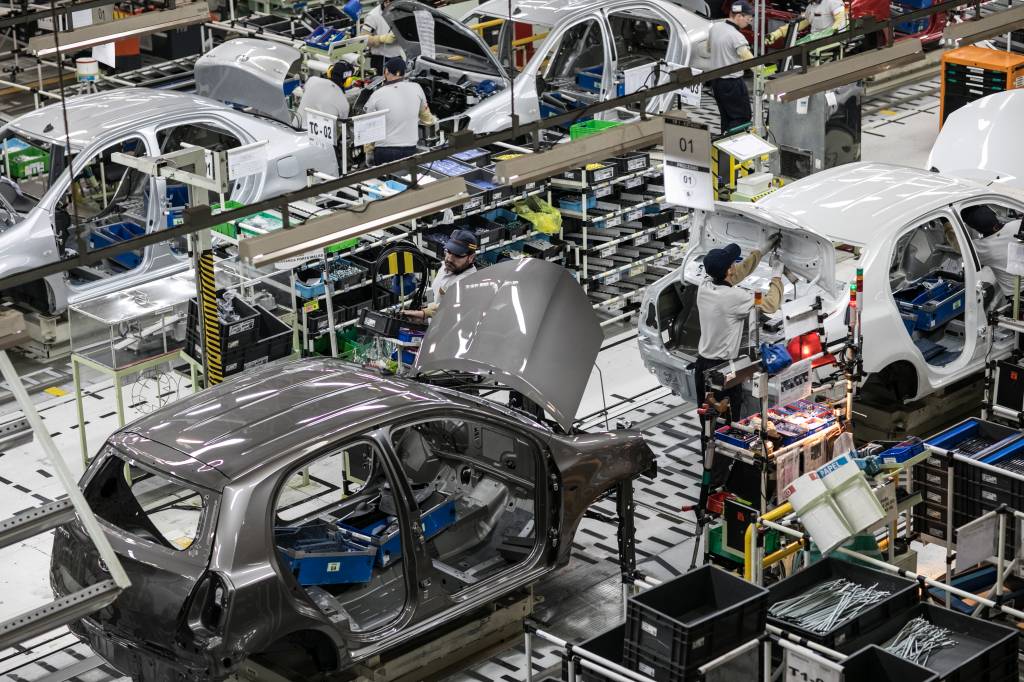 Fábrica da Toyota em Sorocaba (SP) Toyota vai demitir 840 e encerrar turno na fábrica de Yaris e Etios